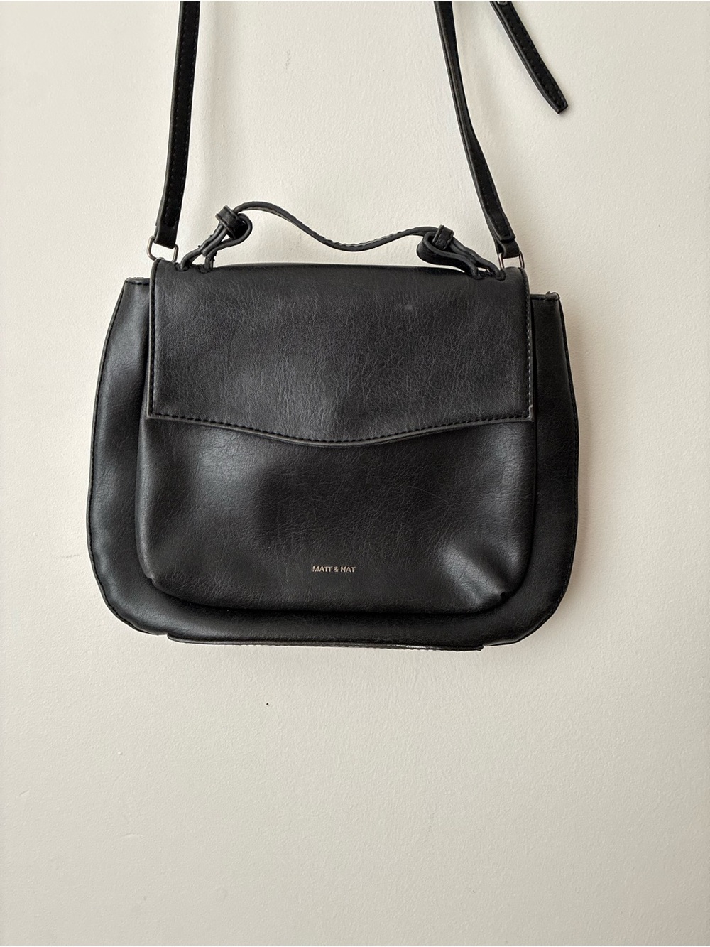 Matt & Nat Bag Minnie Vegan Crossbody Bag Black Vegan Leather Vintage